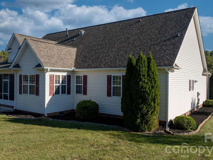 117 Vista View Place, Mooresville, NC 28117.  MLS# CAR4431255, YatesRealty ID 54751. 