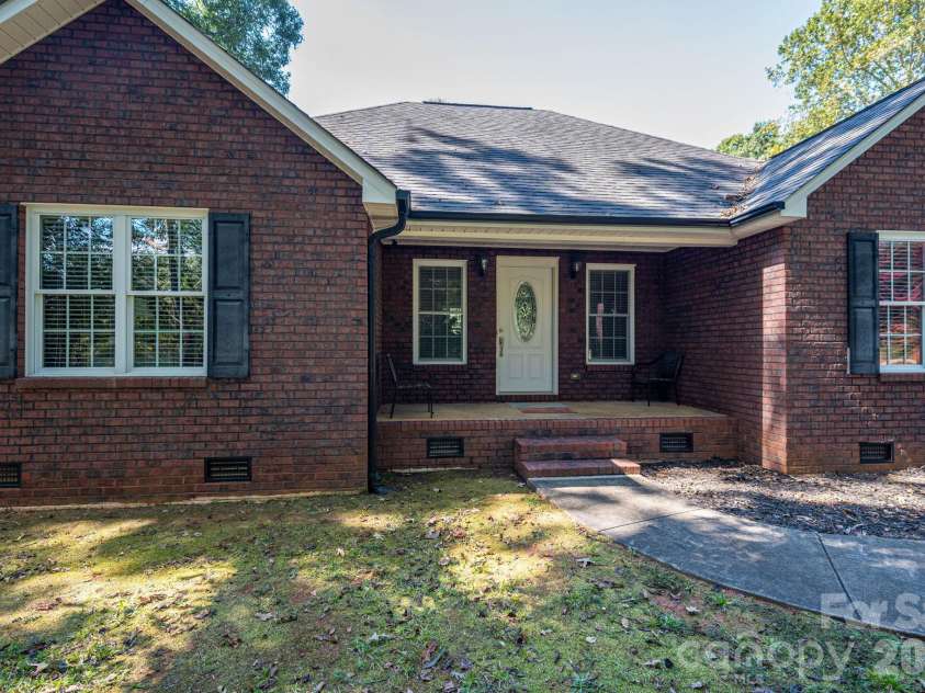 2150 Fox Creek Trail, Lincolnton, NC 28092.  MLS# CAR4424180, YatesRealty ID 54752. 