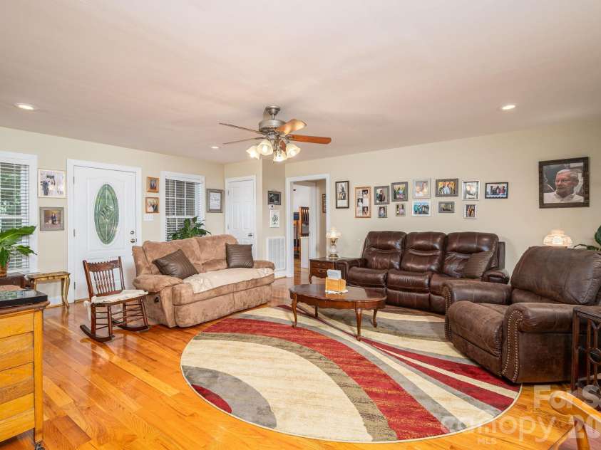 2150 Fox Creek Trail, Lincolnton, NC 28092.  MLS# CAR4424180, YatesRealty ID 54752. 
