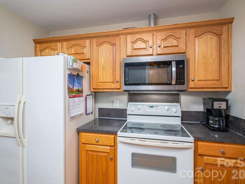 2150 Fox Creek Trail, Lincolnton, NC 28092.  MLS# CAR4424180, YatesRealty ID 54752. 