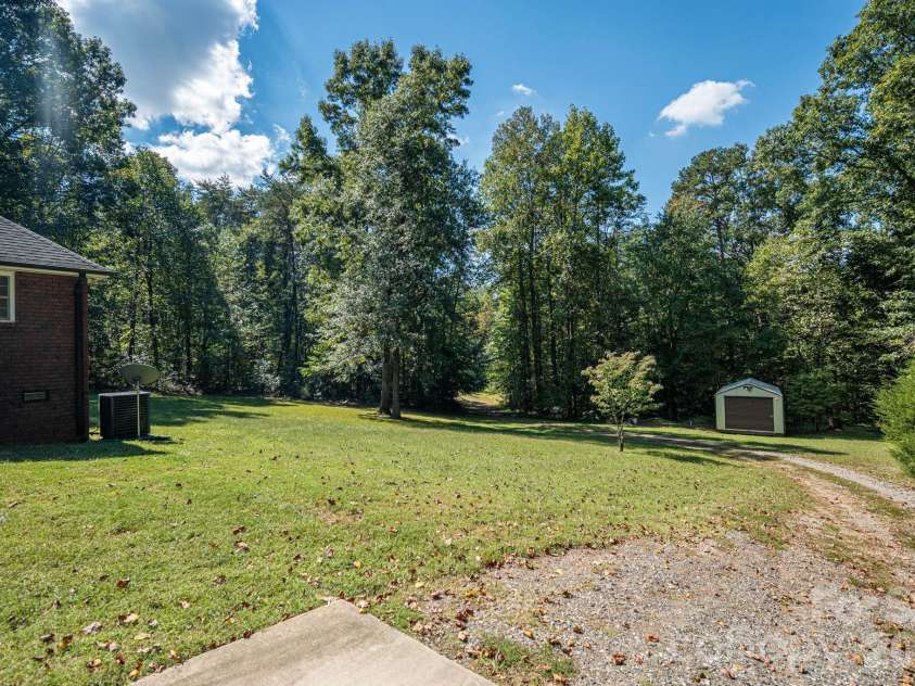 2150 Fox Creek Trail, Lincolnton, NC 28092.  MLS# CAR4424180, YatesRealty ID 54752. 