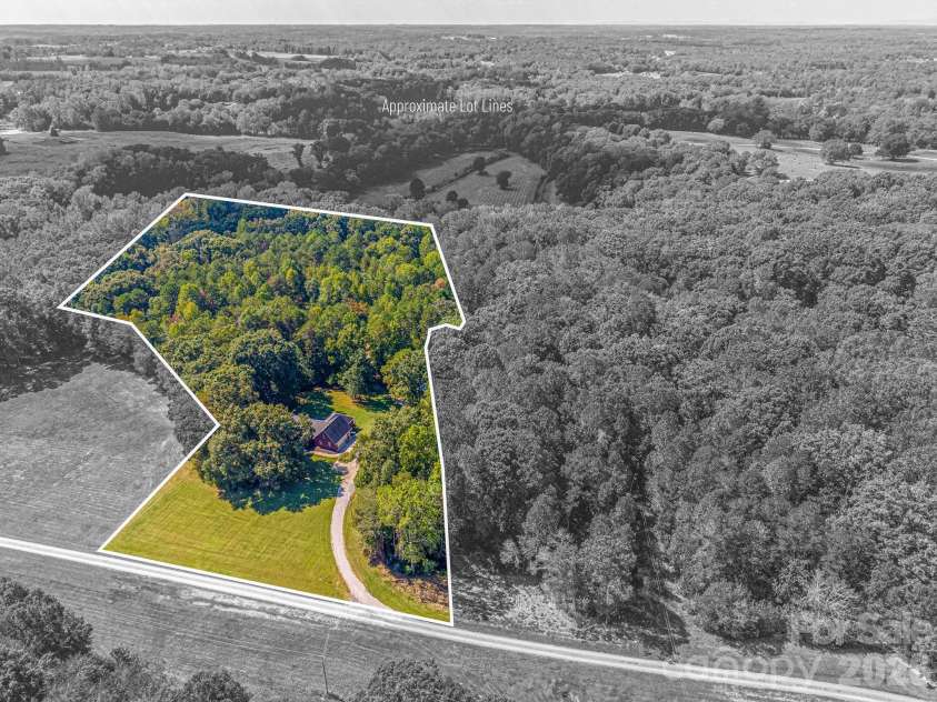 2150 Fox Creek Trail, Lincolnton, NC 28092.  MLS# CAR4424180, YatesRealty ID 54752. 