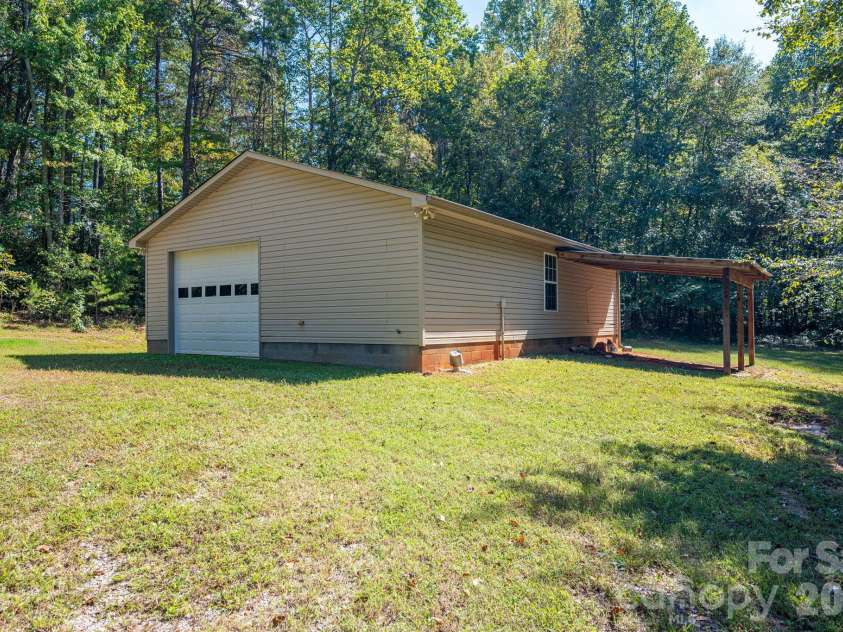 2150 Fox Creek Trail, Lincolnton, NC 28092.  MLS# CAR4424180, YatesRealty ID 54752. 