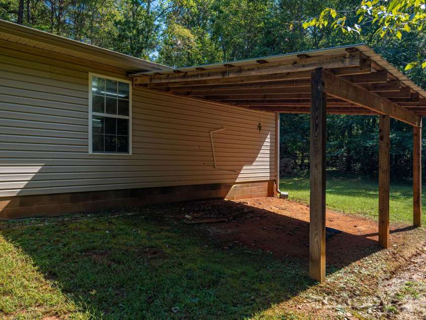 2150 Fox Creek Trail, Lincolnton, NC 28092.  MLS# CAR4424180, YatesRealty ID 54752. 