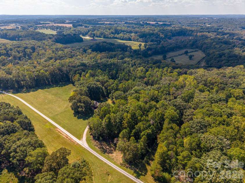 2150 Fox Creek Trail, Lincolnton, NC 28092.  MLS# CAR4424180, YatesRealty ID 54752. 