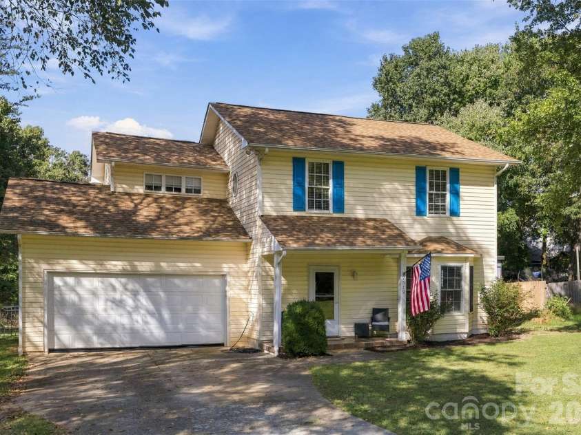 7519 Katherine Drive, Denver, NC 28037.  MLS# CAR4428529, YatesRealty ID 54753. 