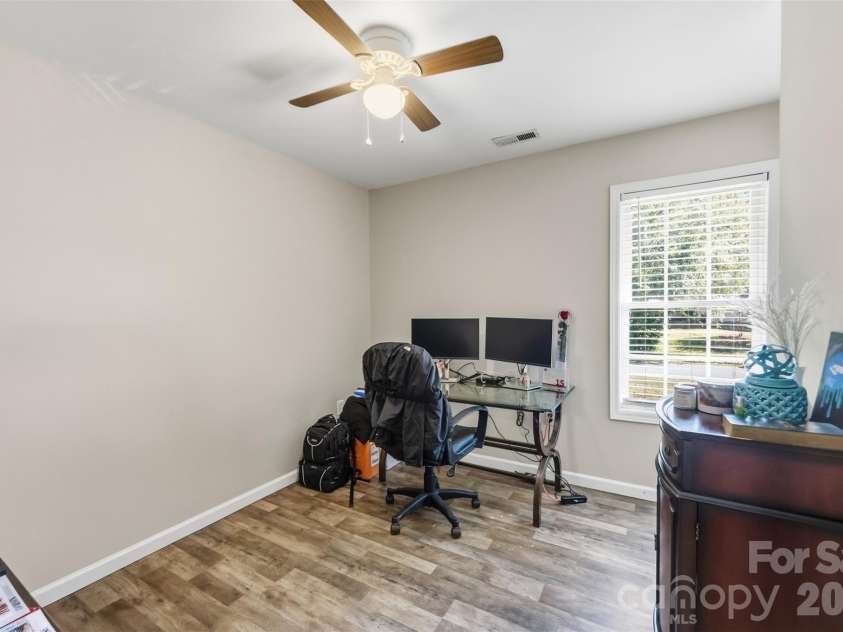 7519 Katherine Drive, Denver, NC 28037.  MLS# CAR4428529, YatesRealty ID 54753. 