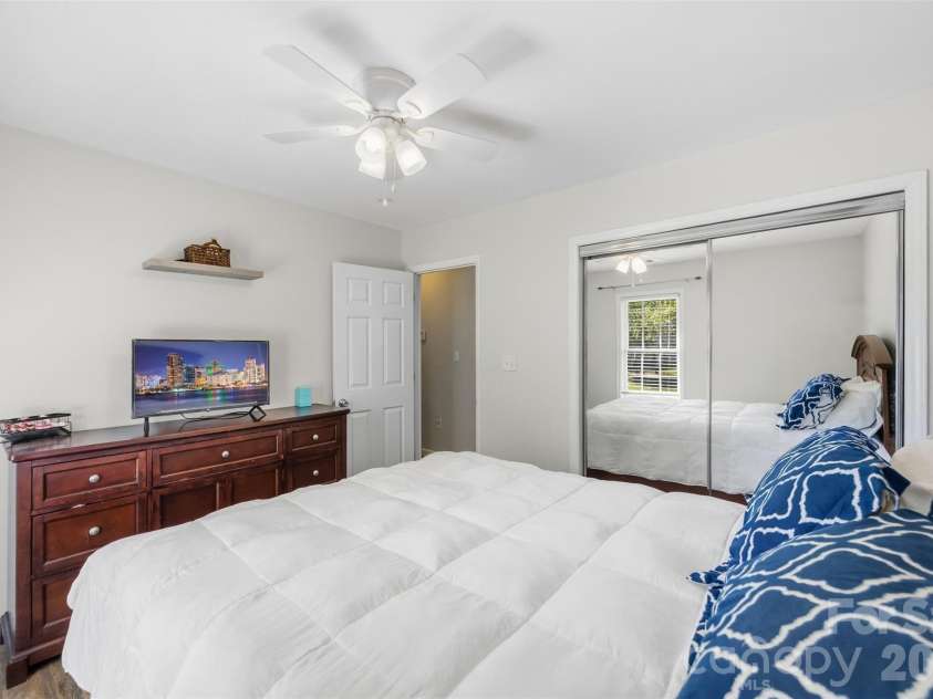 7519 Katherine Drive, Denver, NC 28037.  MLS# CAR4428529, YatesRealty ID 54753. 