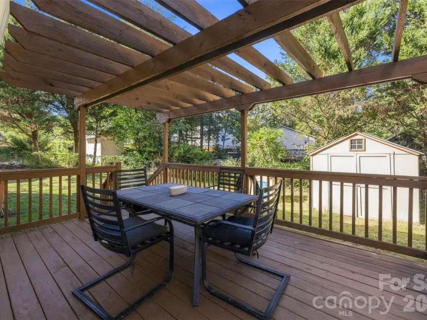 7519 Katherine Drive, Denver, NC 28037.  MLS# CAR4428529, YatesRealty ID 54753. 