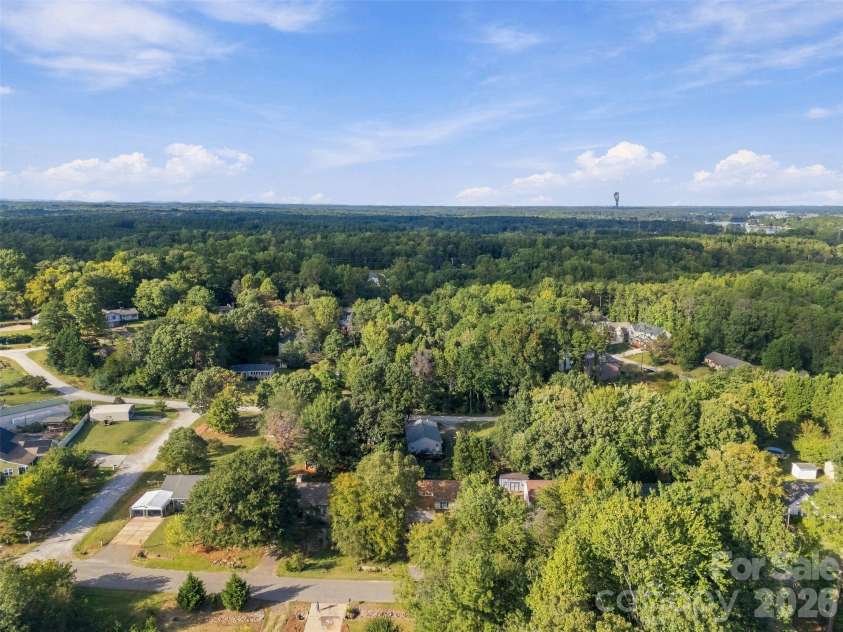7519 Katherine Drive, Denver, NC 28037.  MLS# CAR4428529, YatesRealty ID 54753. 