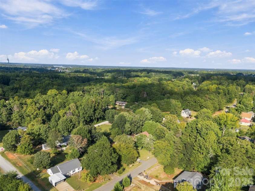 7519 Katherine Drive, Denver, NC 28037.  MLS# CAR4428529, YatesRealty ID 54753. 
