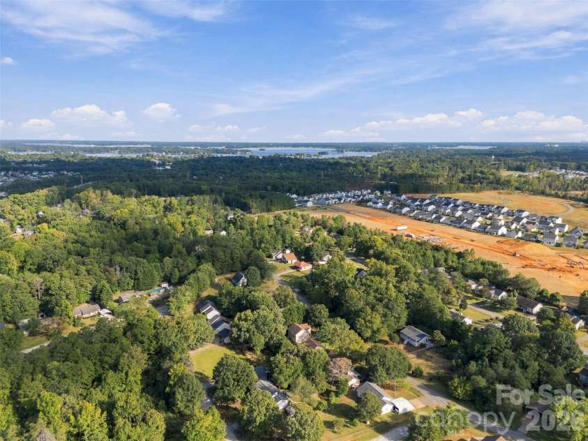 7519 Katherine Drive, Denver, NC 28037.  MLS# CAR4428529, YatesRealty ID 54753. 