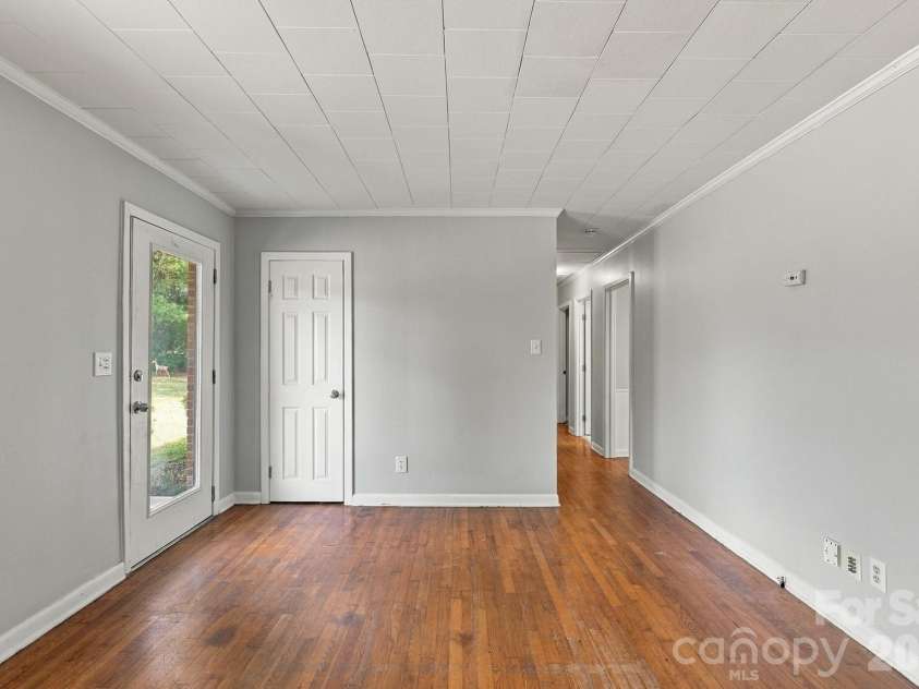 2010 Pine Top Drive, Gastonia, NC 28054.  MLS# CAR4427681, YatesRealty ID 54755. 