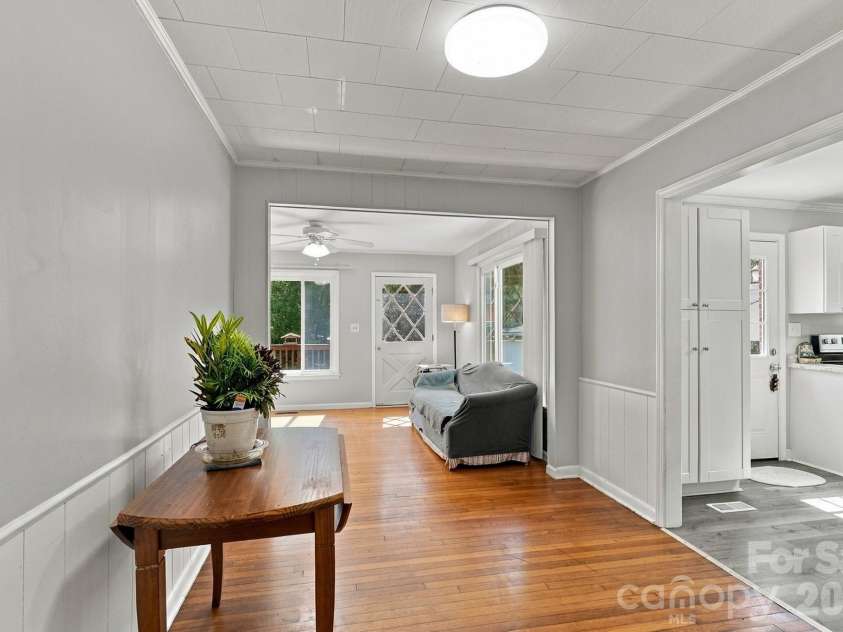 2010 Pine Top Drive, Gastonia, NC 28054.  MLS# CAR4427681, YatesRealty ID 54755. 