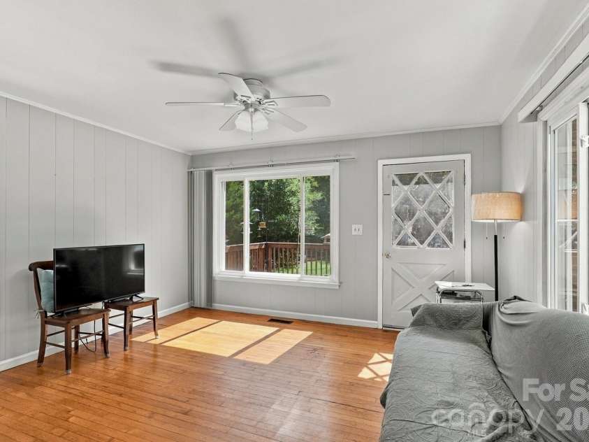 2010 Pine Top Drive, Gastonia, NC 28054.  MLS# CAR4427681, YatesRealty ID 54755. 