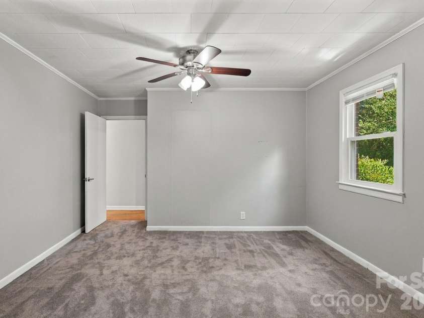 2010 Pine Top Drive, Gastonia, NC 28054.  MLS# CAR4427681, YatesRealty ID 54755. 