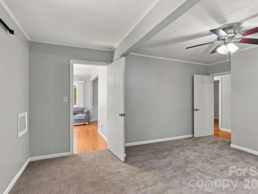2010 Pine Top Drive, Gastonia, NC 28054.  MLS# CAR4427681, YatesRealty ID 54755. 