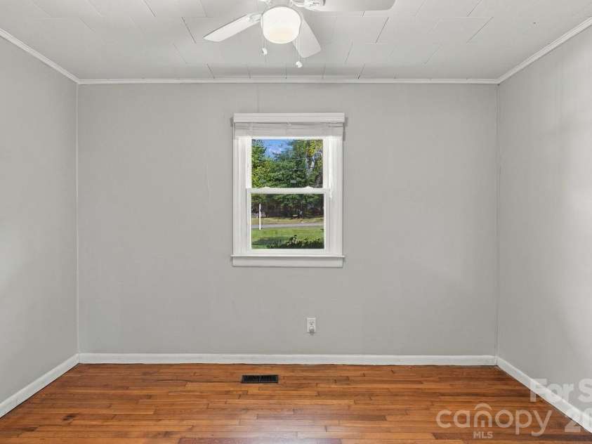 2010 Pine Top Drive, Gastonia, NC 28054.  MLS# CAR4427681, YatesRealty ID 54755. 
