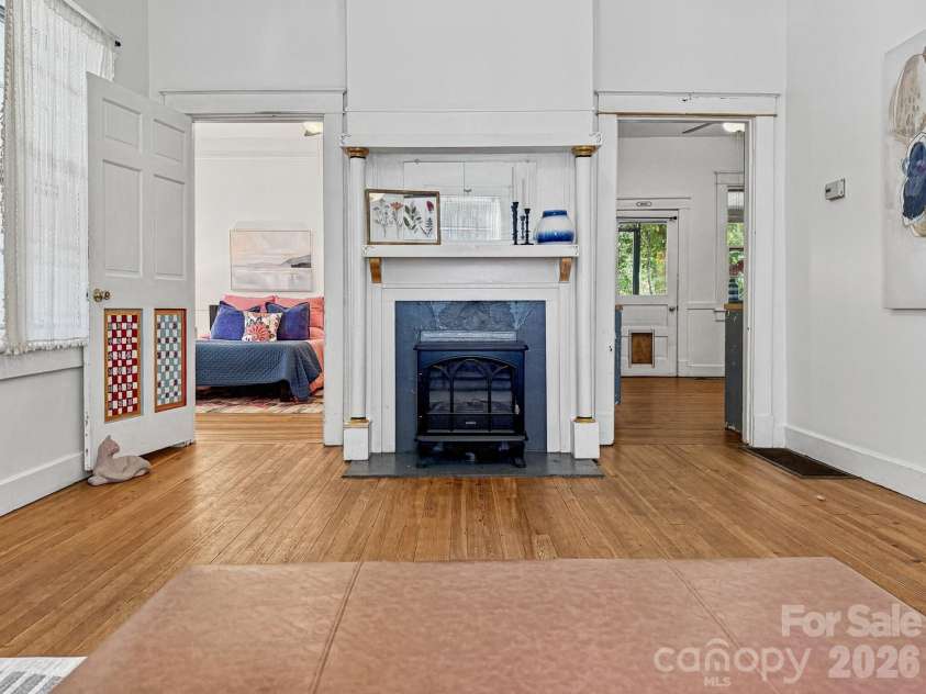 18 Wood Avenue, Asheville, NC 28803.  MLS# CAR4423154, YatesRealty ID 54757. 