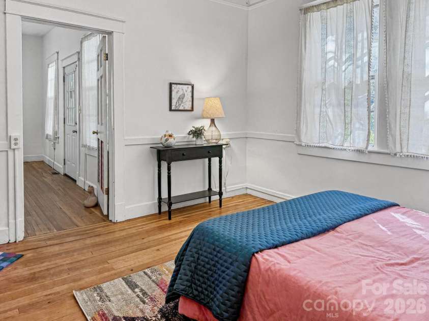 18 Wood Avenue, Asheville, NC 28803.  MLS# CAR4423154, YatesRealty ID 54757. 