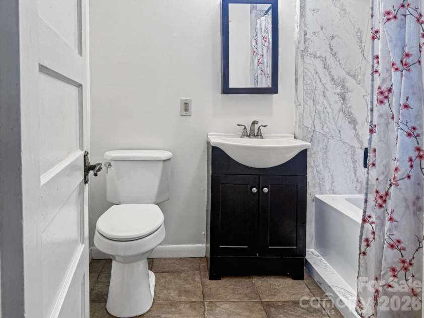 18 Wood Avenue, Asheville, NC 28803.  MLS# CAR4423154, YatesRealty ID 54757. 