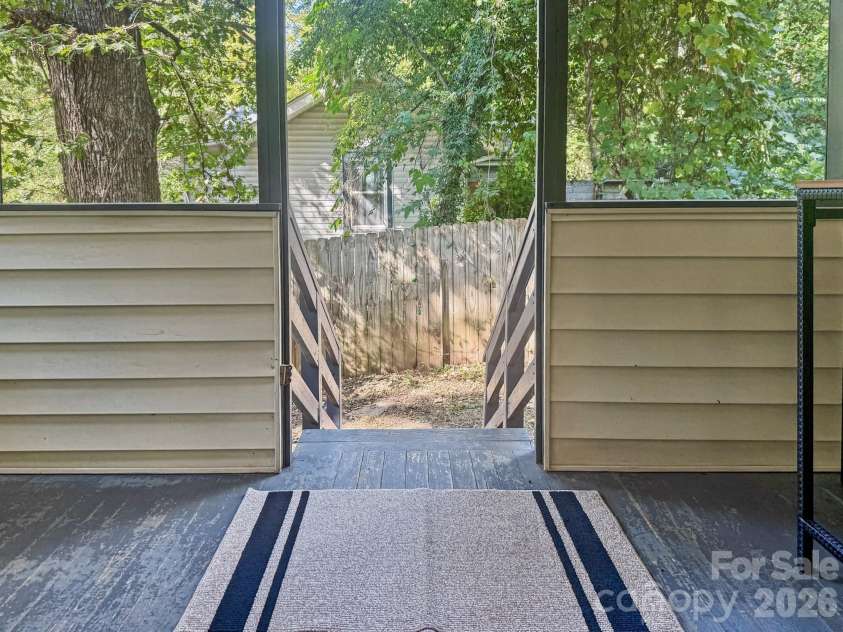 18 Wood Avenue, Asheville, NC 28803.  MLS# CAR4423154, YatesRealty ID 54757. 
