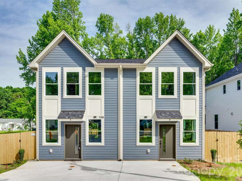 500 Dawn Circle, Charlotte, NC 28213.  MLS# CAR4430890, YatesRealty ID 54759. 