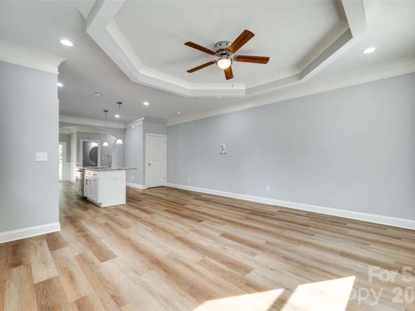 500 Dawn Circle, Charlotte, NC 28213.  MLS# CAR4430890, YatesRealty ID 54759. 