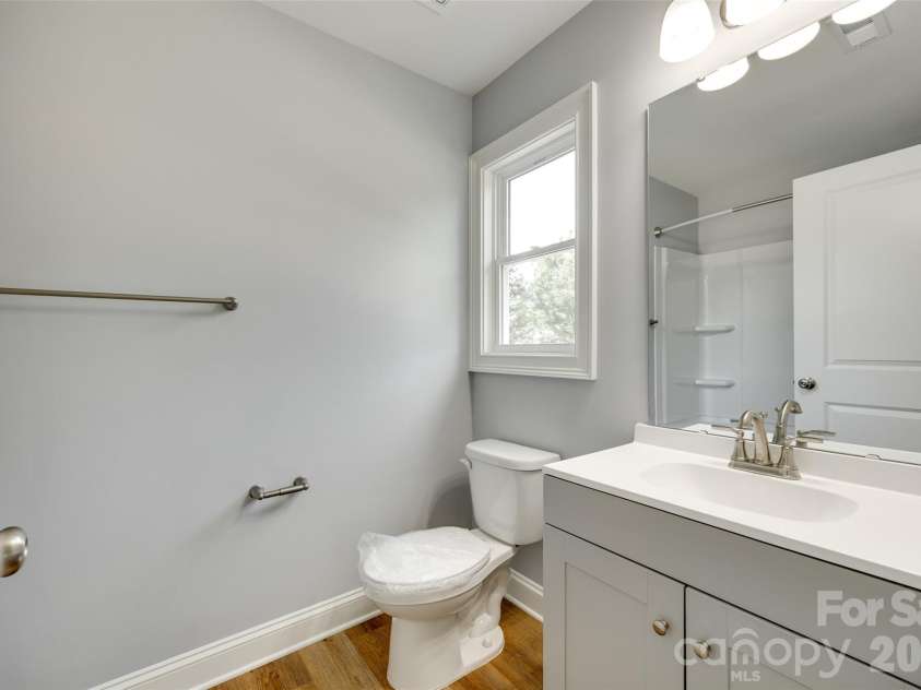 500 Dawn Circle, Charlotte, NC 28213.  MLS# CAR4430890, YatesRealty ID 54759. 