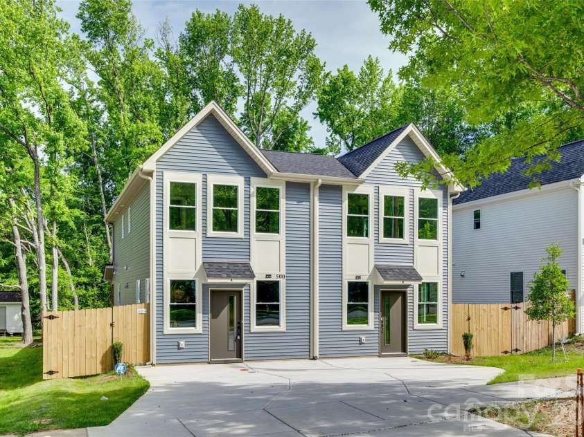 500 Dawn Circle, Charlotte, NC 28213.  MLS# CAR4430890, YatesRealty ID 54759. 