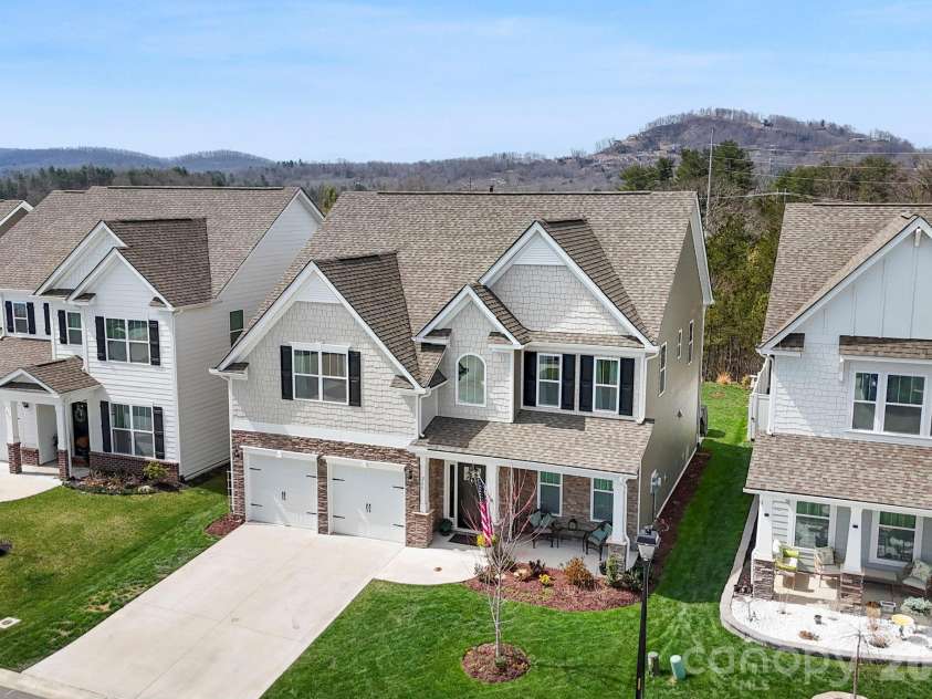 265 Fox Cove Road, Hendersonville, NC 28792.  MLS# CAR4356142, YatesRealty ID 5476. Front of Home