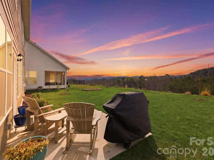 265 Fox Cove Road, Hendersonville, NC 28792.  MLS# CAR4356142, YatesRealty ID 5476. Gorgeous mountain views! 