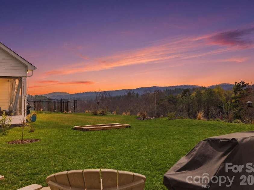 265 Fox Cove Road, Hendersonville, NC 28792.  MLS# CAR4356142, YatesRealty ID 5476. Gorgeous mountain views! 