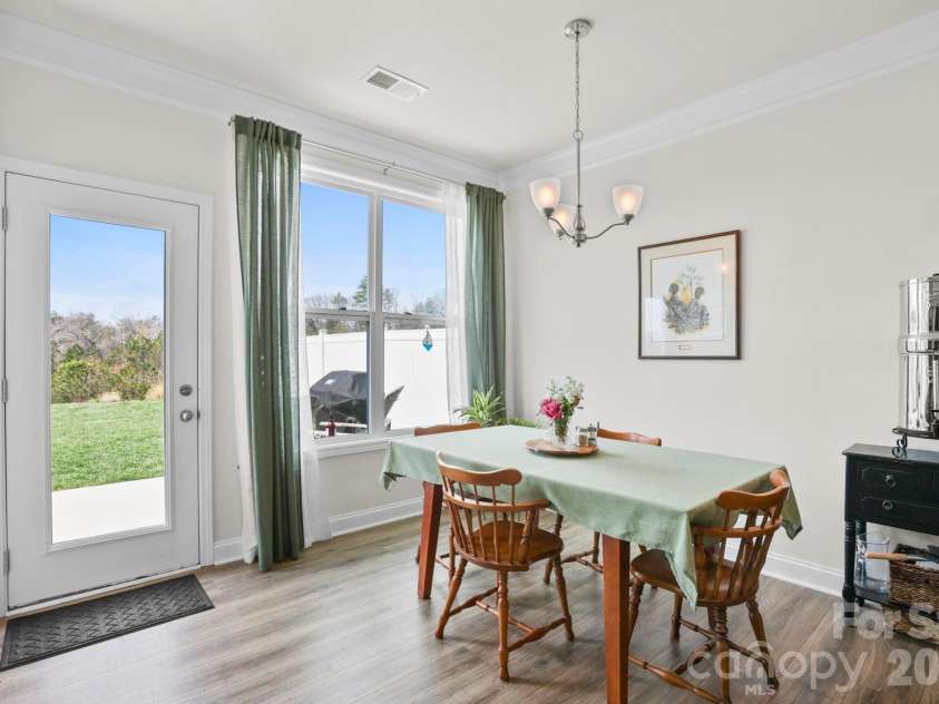 265 Fox Cove Road, Hendersonville, NC 28792.  MLS# CAR4356142, YatesRealty ID 5476. Kitchen eating area 