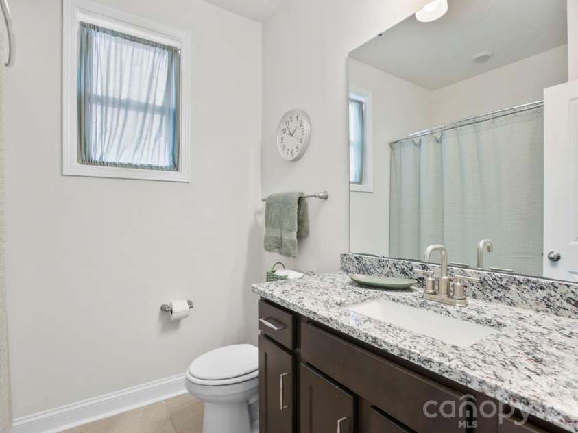 265 Fox Cove Road, Hendersonville, NC 28792.  MLS# CAR4356142, YatesRealty ID 5476. Main level full bath 