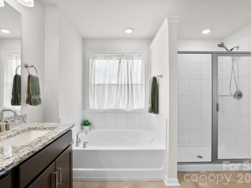 265 Fox Cove Road, Hendersonville, NC 28792.  MLS# CAR4356142, YatesRealty ID 5476. Primary bathroom