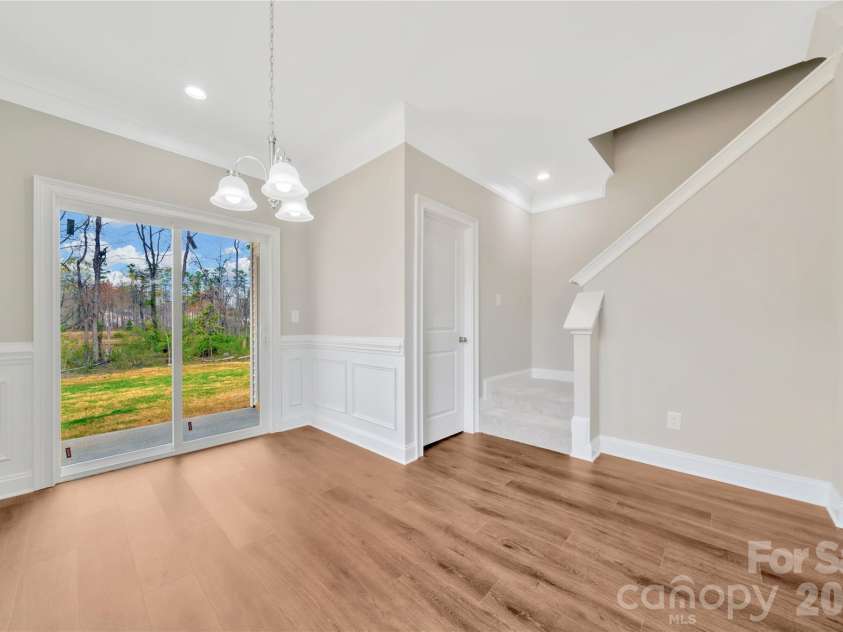 452 Dawn Circle, Charlotte, NC 28213.  MLS# CAR4430090, YatesRealty ID 54760. 