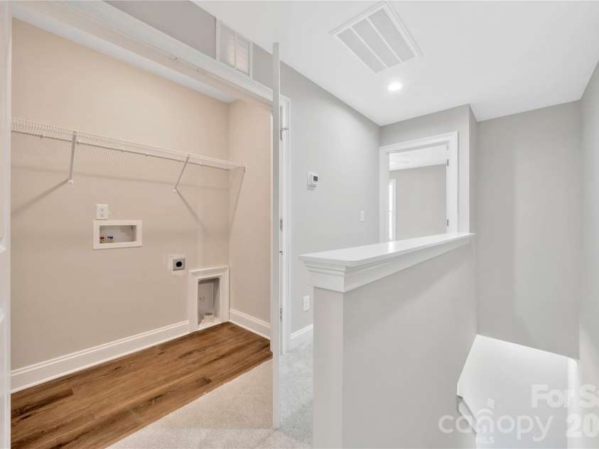452 Dawn Circle, Charlotte, NC 28213.  MLS# CAR4430090, YatesRealty ID 54760. 