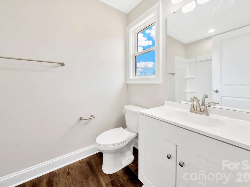 452 Dawn Circle, Charlotte, NC 28213.  MLS# CAR4430090, YatesRealty ID 54760. 