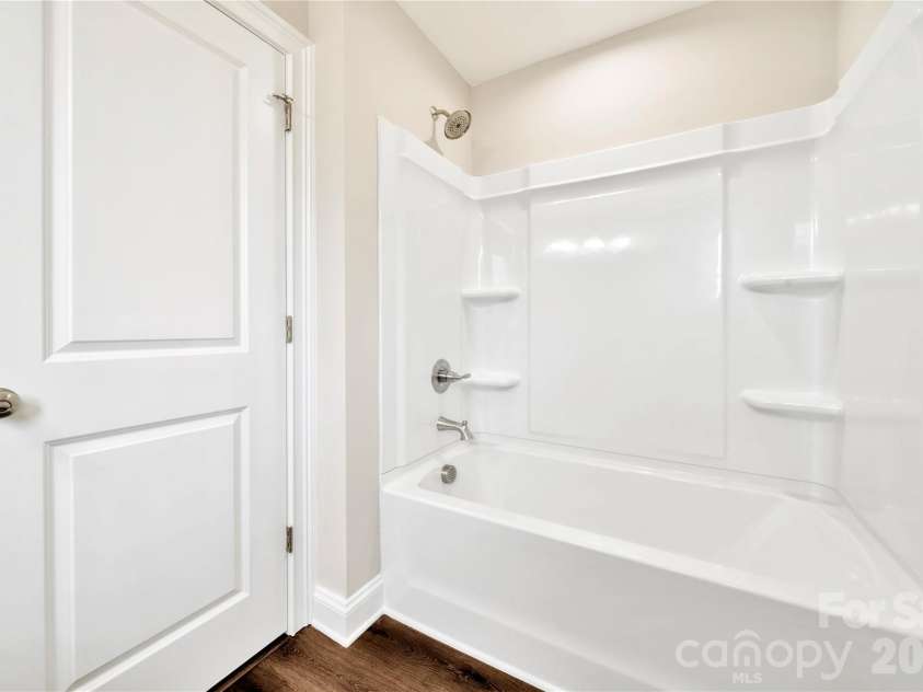 452 Dawn Circle, Charlotte, NC 28213.  MLS# CAR4430090, YatesRealty ID 54760. 