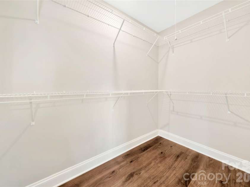 452 Dawn Circle, Charlotte, NC 28213.  MLS# CAR4430090, YatesRealty ID 54760. 