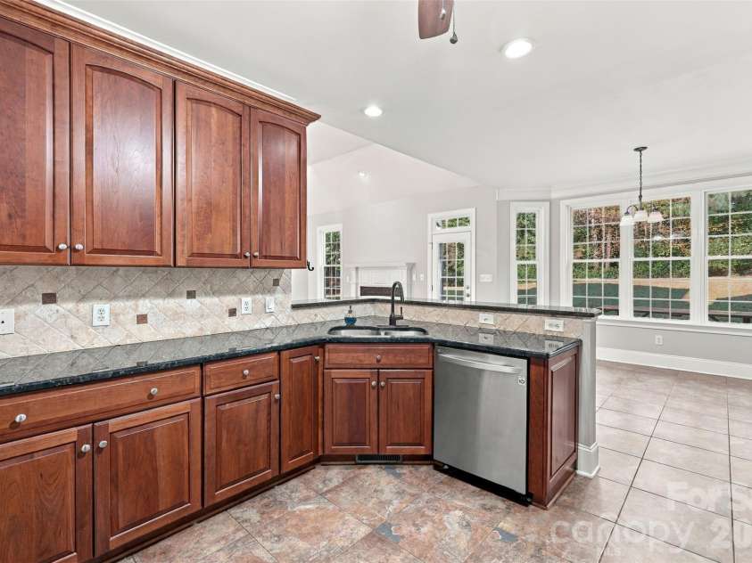 172 Honeysuckle Creek Loop, Mooresville, NC 28117.  MLS# CAR4430805, YatesRealty ID 54761. 
