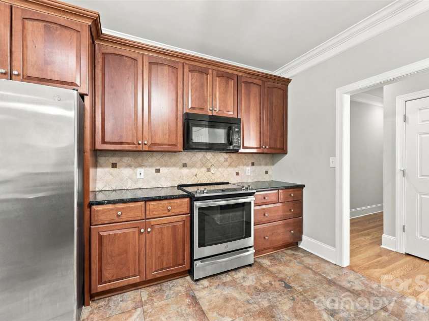 172 Honeysuckle Creek Loop, Mooresville, NC 28117.  MLS# CAR4430805, YatesRealty ID 54761. 