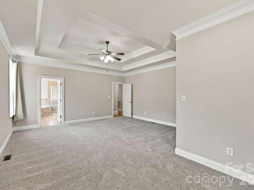172 Honeysuckle Creek Loop, Mooresville, NC 28117.  MLS# CAR4430805, YatesRealty ID 54761. 