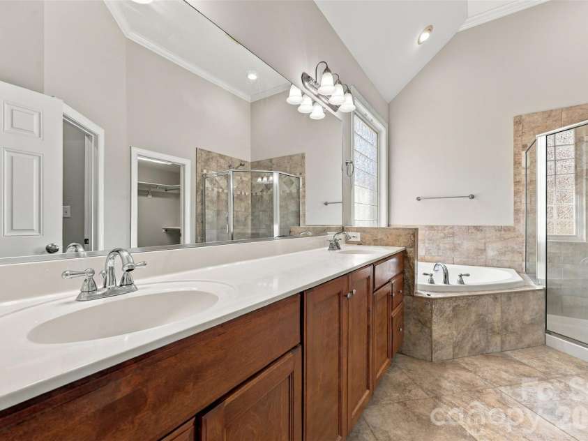 172 Honeysuckle Creek Loop, Mooresville, NC 28117.  MLS# CAR4430805, YatesRealty ID 54761. 