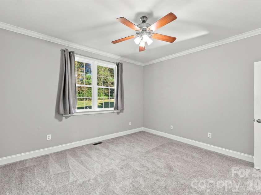 172 Honeysuckle Creek Loop, Mooresville, NC 28117.  MLS# CAR4430805, YatesRealty ID 54761. 