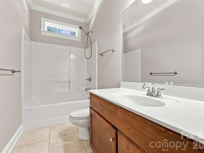 172 Honeysuckle Creek Loop, Mooresville, NC 28117.  MLS# CAR4430805, YatesRealty ID 54761. 