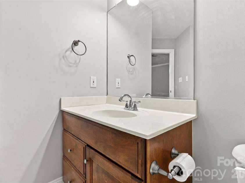 172 Honeysuckle Creek Loop, Mooresville, NC 28117.  MLS# CAR4430805, YatesRealty ID 54761. 