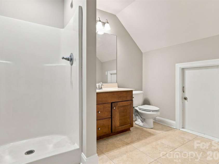 172 Honeysuckle Creek Loop, Mooresville, NC 28117.  MLS# CAR4430805, YatesRealty ID 54761. 