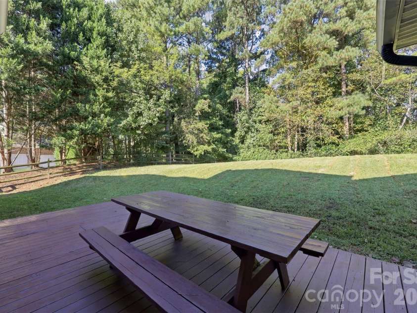 172 Honeysuckle Creek Loop, Mooresville, NC 28117.  MLS# CAR4430805, YatesRealty ID 54761. 